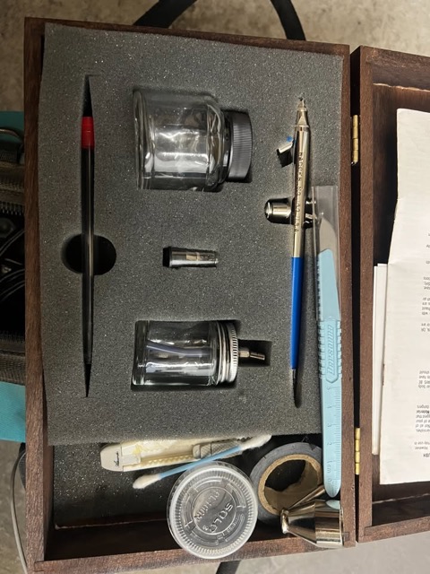 Badger Airbrush gun with Compressor