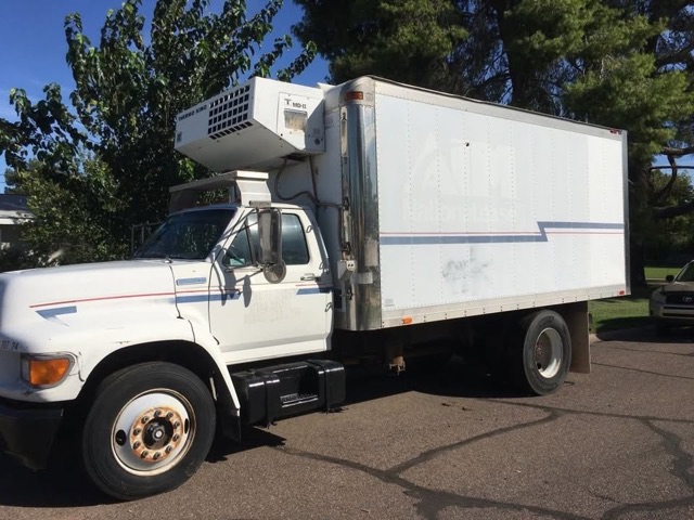 1996 Ford F800 Reefer Truck - Cummins 5.9 12-Valve photo 2