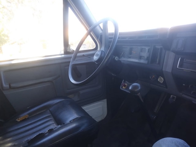 1996 Ford F800 Reefer Truck - Cummins 5.9 12-Valve photo 6